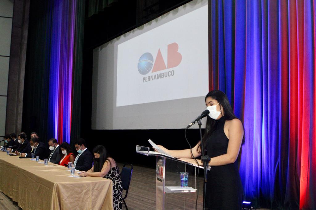 Juramento dos novos advogados e estagi&aacute;rios da OAB-PE
