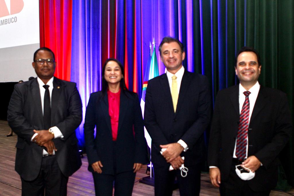 Juramento dos novos advogados e estagi&aacute;rios da OAB-PE