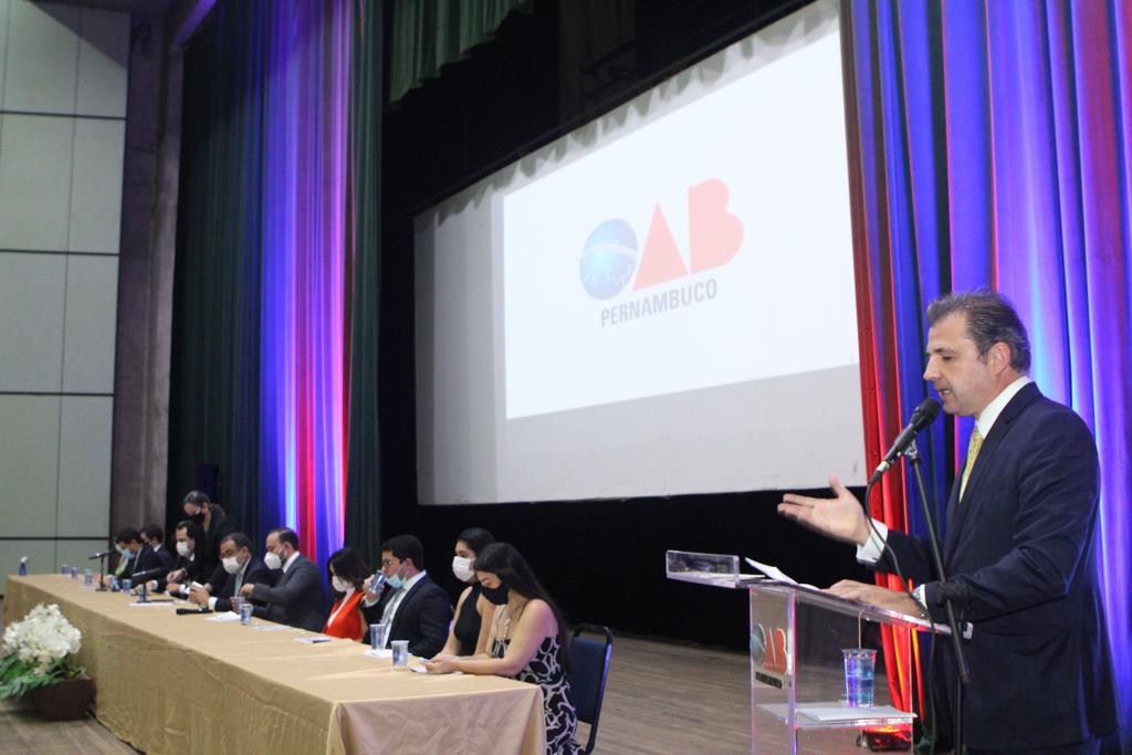 Juramento dos novos advogados e estagi&aacute;rios da OAB-PE
