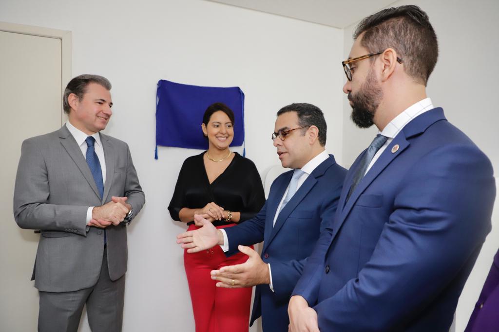 Fernando Ribeiro Lins prestigia lançamento da plataforma Bastião no TJPE