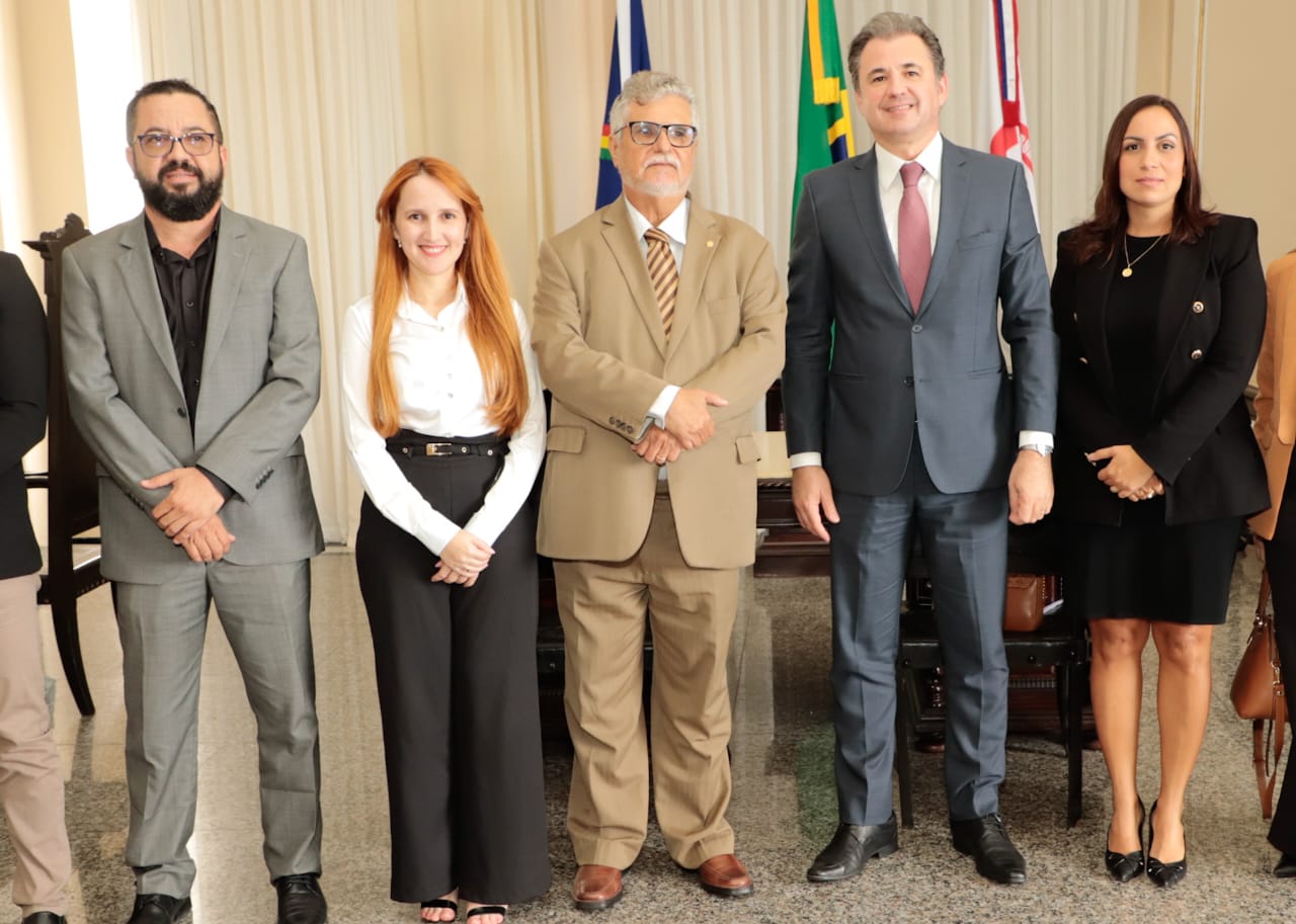 Fernando Ribeiro Lins leva demandas da advocacia de Arcoverde ao presidente do TJPE
