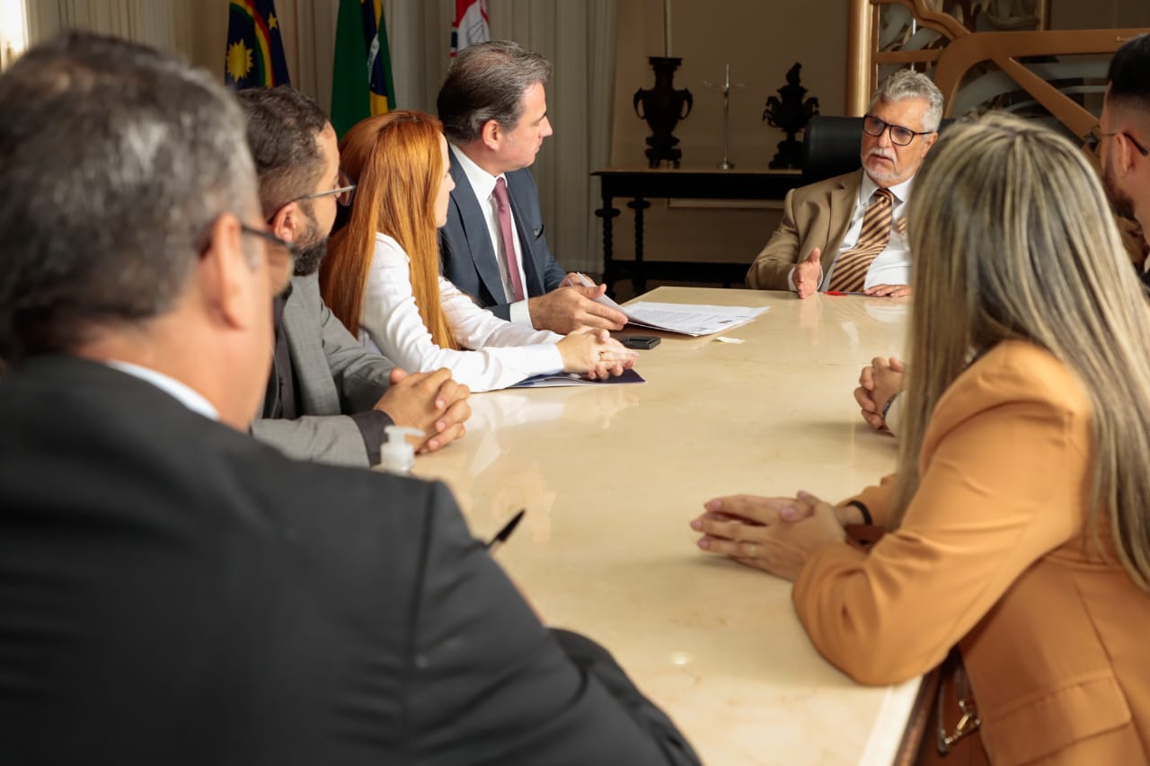 Fernando Ribeiro Lins leva demandas da advocacia de Arcoverde ao presidente do TJPE