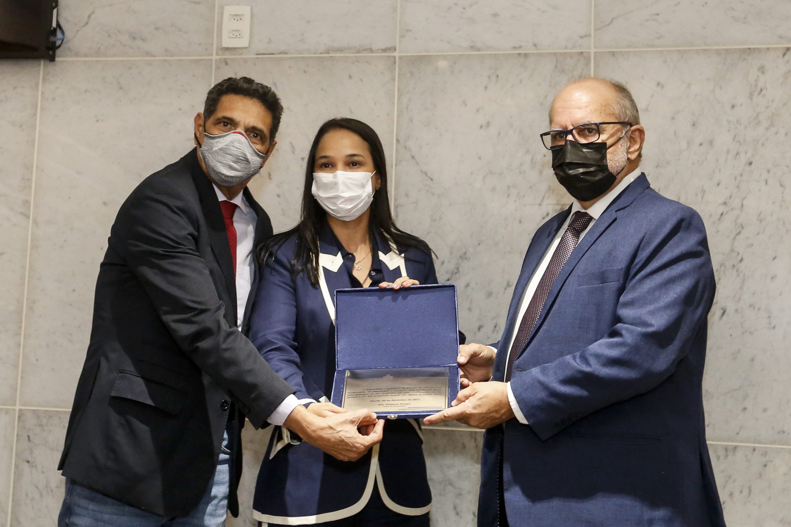 Ingrid Zanella participa de homenagem ao Centenário de José Neves, na Alepe  