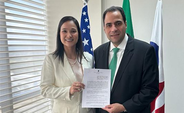 Com Ingrid Zanella, OAB firma termo de coopera&ccedil;&atilde;o de combate ao ass&eacute;dio nos portos e na navega&ccedil;&atilde;o