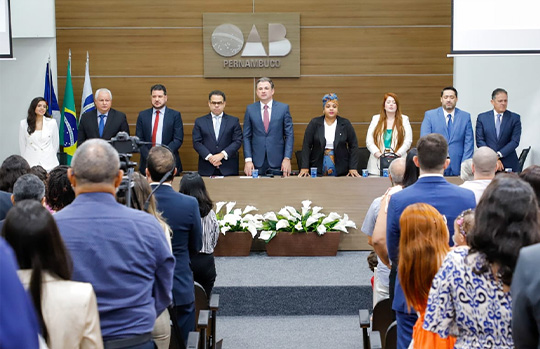 Novas advogadas, advogados e estagiários prestam juramento na OAB Pernambuco