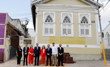 No Agreste, Fernando Ribeiro Lins e Ingrid Zanella visitam obras da sede da OAB Gravat&aacute;
