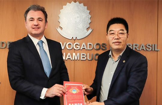 Presidente da OAB-PE recebe convite do Ano Novo Chinês