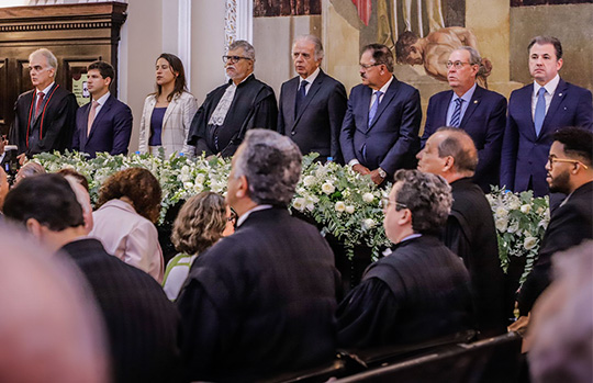Fernando Ribeiro Lins fala em defesa das prerrogativas em posse da nova Mesa Diretora do TJPE