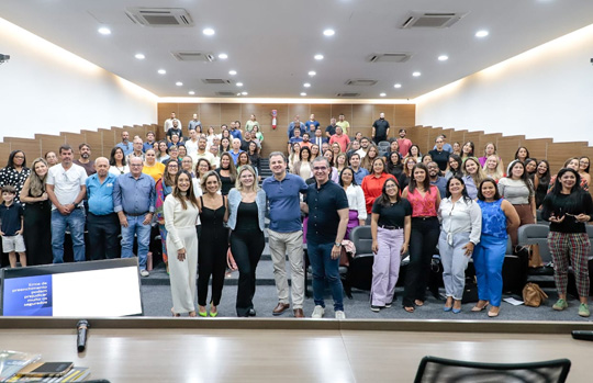 Fernando Ribeiro Lins prestigia aula da Especializa&ccedil;&atilde;o em Direito Previdenci&aacute;rio, promovida pela ESA-PE