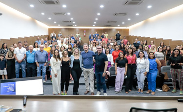 Fernando Ribeiro Lins prestigia aula da Especializa&ccedil;&atilde;o em Direito Previdenci&aacute;rio, promovida pela ESA-PE