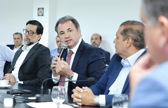 Fernando Ribeiro Lins participa de reuni&atilde;o promovida pelo Governo do Estado para discutir seguran&ccedil;a p&uacute;blica em dias de jogos de futebol