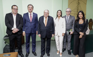 Fernando Ribeiro e Ingrid Zanella participam de posse da nova diretoria do IBDFAM/PE