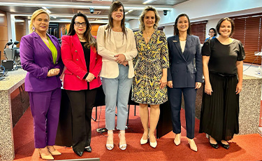 Mês da Mulher: Ingrid Zanella ministra palestra no TRT6