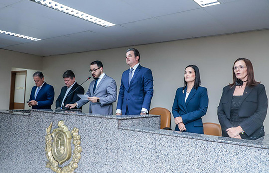Agreste: Fernando Ribeiro Lins e Ingrid Zanella realizam juramento de novos advogados e advogada em Gravat&aacute;