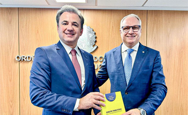 Fernando Ribeiro Lins recebe conselheiro federal da OAB pelo Esp&iacute;rito Santo, Alessandro Rostagno