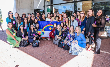 Liderada por Ingrid Zanella, comitiva pernambucana marca presen&ccedil;a na IV Confer&ecirc;ncia Nacional da Mulher Advogada, em Curitiba