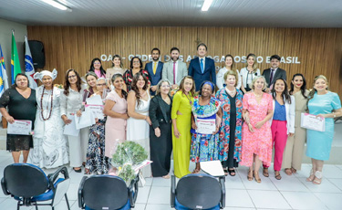 Mês da Mulher: Fernando Ribeiro Lins participa de homenagem em Petrolina