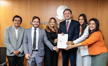 Fernando Ribeiro Lins nomeia diretoria da Comiss&atilde;o de Direito dos Migrantes e Refugiados da OAB-PE