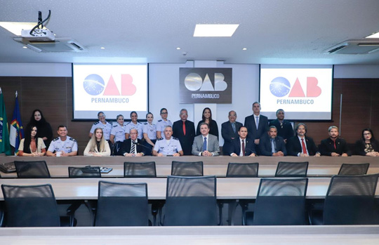 Presidente Fernando Ribeiro Lins apresenta estrutura da OAB-PE para comandante do II Comar