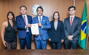 Fernando Ribeiro empossa novos membros da Comiss&atilde;o de Direito das Startups