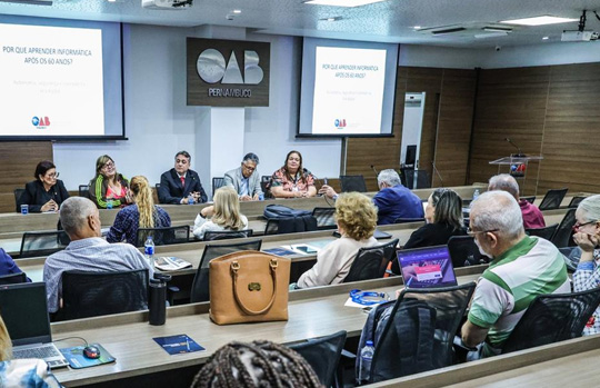 Atualização digital: OAB-PE dá início à programa para a pessoa idosa