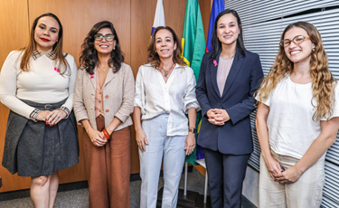 Ingrid Zanella recebe visita da coordenadora do N&uacute;cleo de Apoio &agrave;s Vitimas de Crime, promotora Ana Cl&eacute;zia Ferreira Nunes