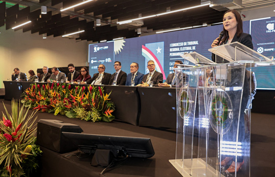 Notícia em destaque: Ingrid Zanella participa da abertura do I Congresso do TRE-PE em conjunto com o III Congresso Integrado de Direito Eleitoral do IDEPPE