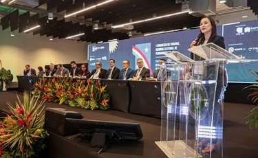 Ingrid Zanella participa da abertura do I Congresso do TRE-PE em conjunto com o III Congresso Integrado de Direito Eleitoral do IDEPPE