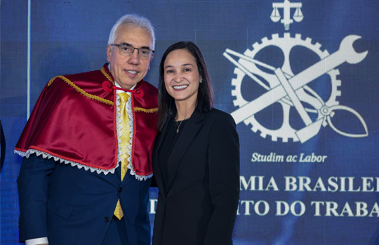 Ingrid Zanella prestigia posse de Sérgio Torres Teixeira na presidência da ABDT