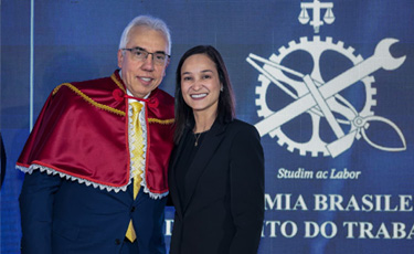 Ingrid Zanella prestigia posse de Sérgio Torres Teixeira na presidência da ABDT