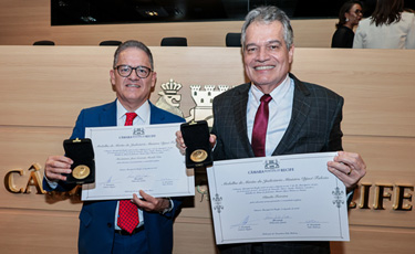 Secretários da OAB-PE são homenageados com a Medalha do Mérito Judiciário Ministro Djaci Falcão