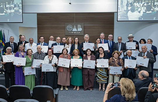 Notícia em destaque: Homenagem: No Mês da Advocacia, OAB-PE entrega a Medalha de Mérito Joaquim Amazonas