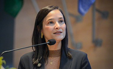 Ingrid Zanella vai ao STF cobrar medidas cautelares diante da crise na Corte