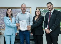Notícia em destaque: OAB-PE e subseção de Limoeiro apresentam proposta de lei que assegura destaque de honorários, recesso forense e atendimento prioritário em Bom Jardim