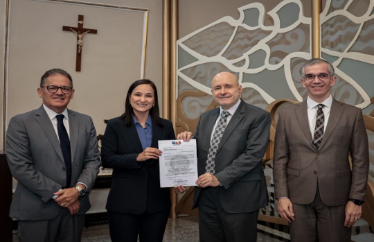 Notícia em destaque: Quinto Constitucional: OAB-PE entrega lista s&ecirc;xtupla ao TJPE