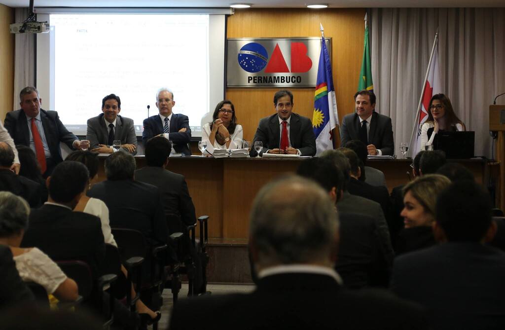 Conselho Pleno empossa novos membros da Diretoria e colegiado da OAB-PE