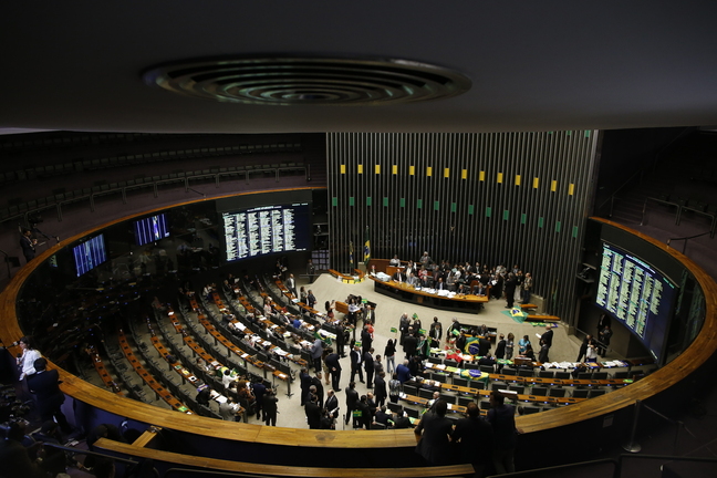 Projeto que criminaliza viola&ccedil;&atilde;o das prerrogativas segue para san&ccedil;&atilde;o