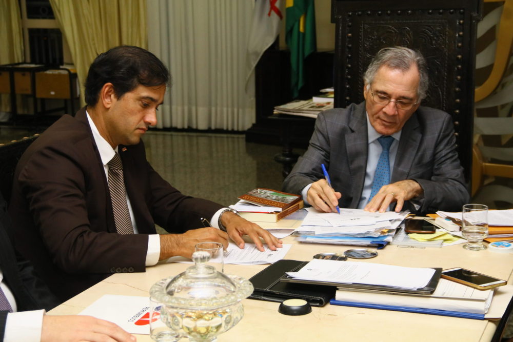 OAB-PE, TJPE, PGE e Defensoria P&uacute;blica assinam termo de coopera&ccedil;&atilde;o para nomear advogados dativos e agilizar julgamentos