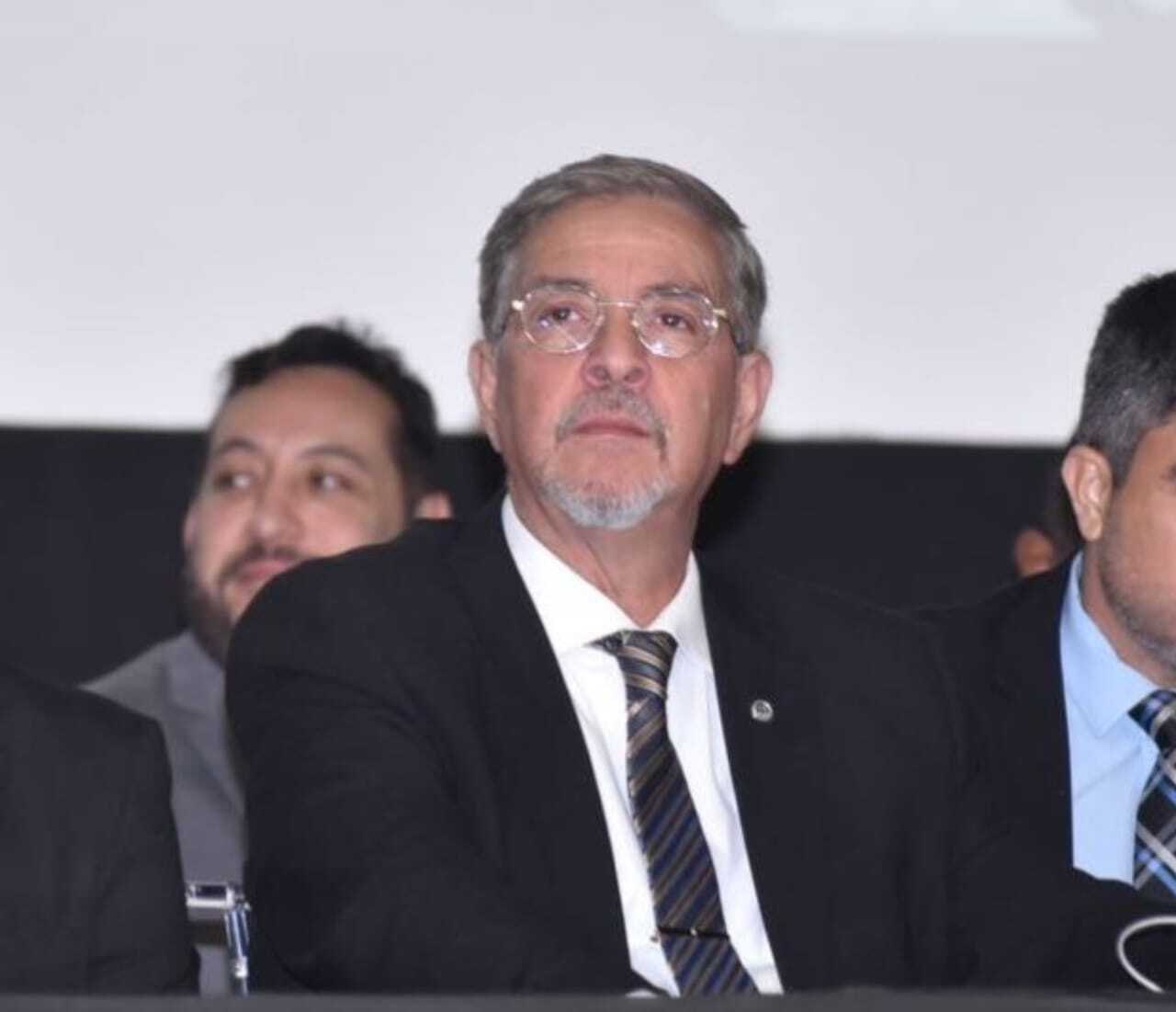 Beto Simonetti nomeia advogado Floriano Teixeira Filho presidente da Comissão do Direito Imigratório
