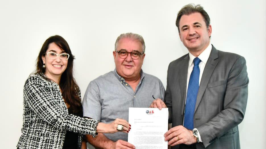 Fernando Ribeiro Lins pede ao Congresso que não permita aumento de tributação para a advocacia