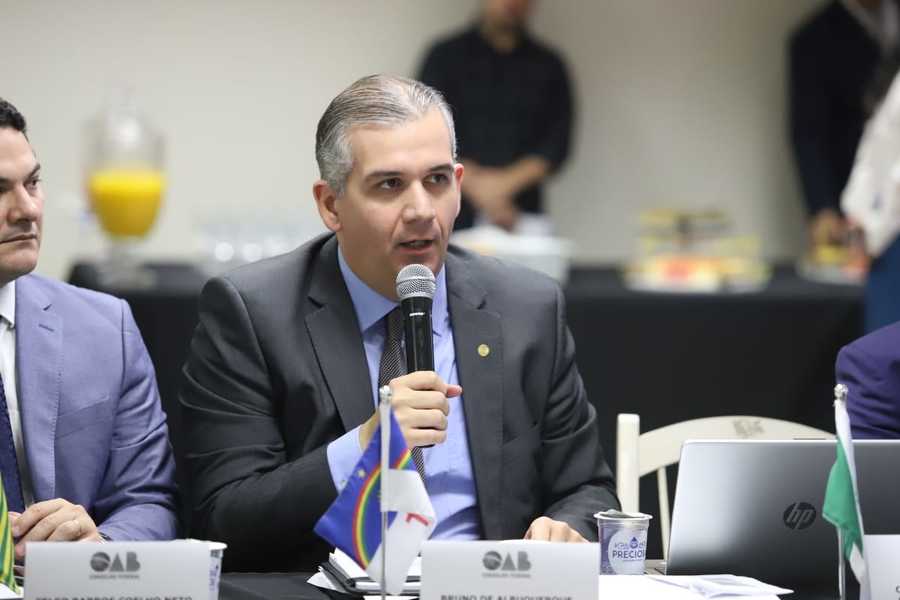 Bruno Baptista apresenta projeto pela presença de advogados em todas as ações