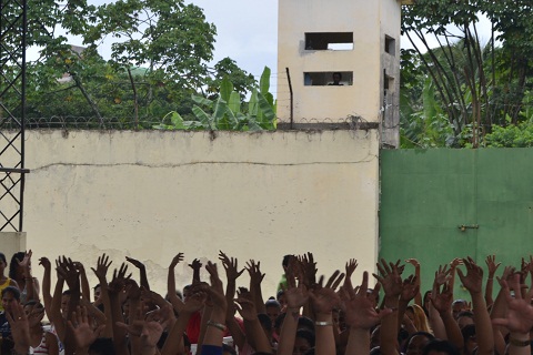 Reeducandas da Colônia Penal do Bom Pastor recebem serviços promovidos pela OAB-PE em encontro marcado pela emoção