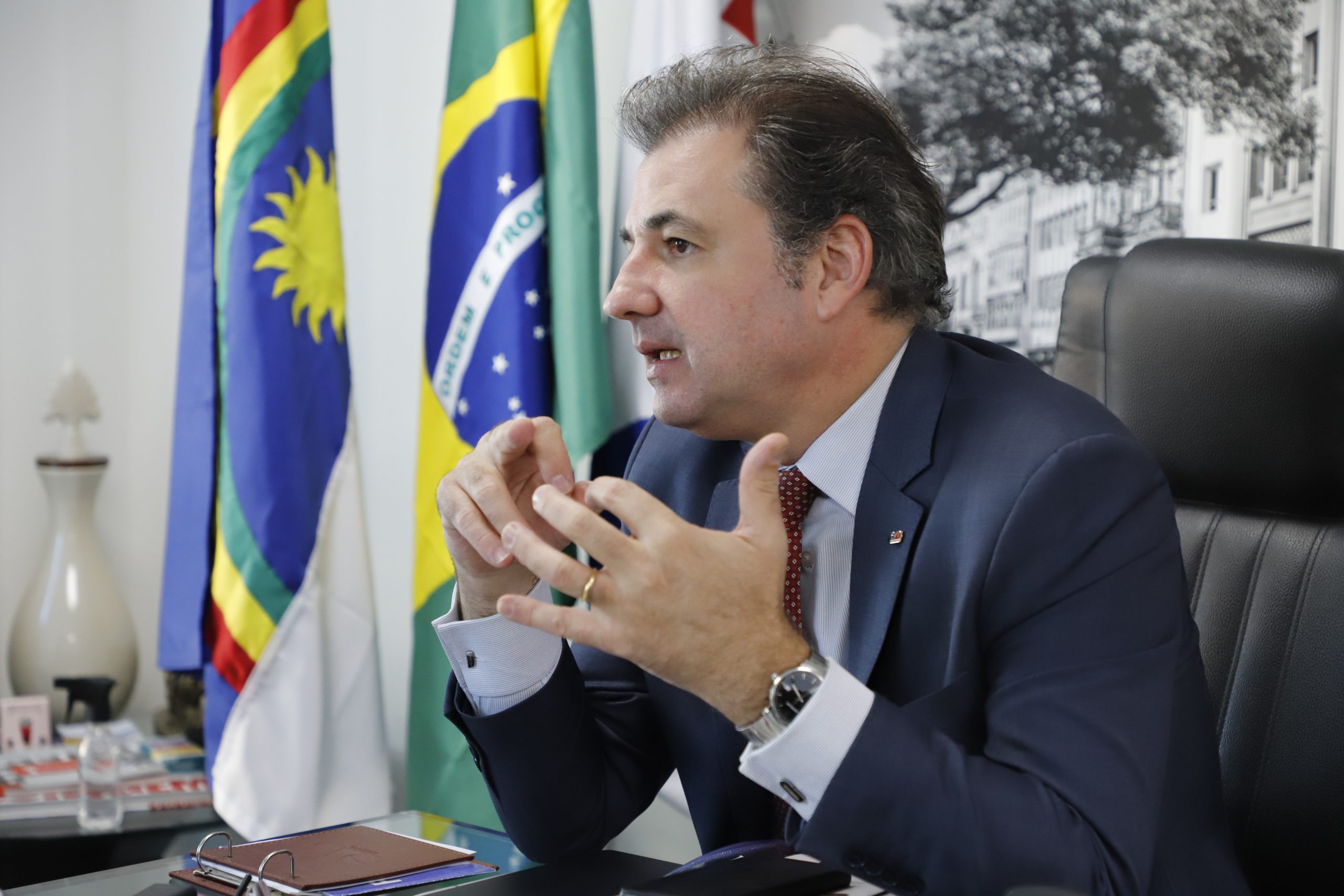Fernando Ribeiro Lins condena ofensiva da PGR contra advocacia