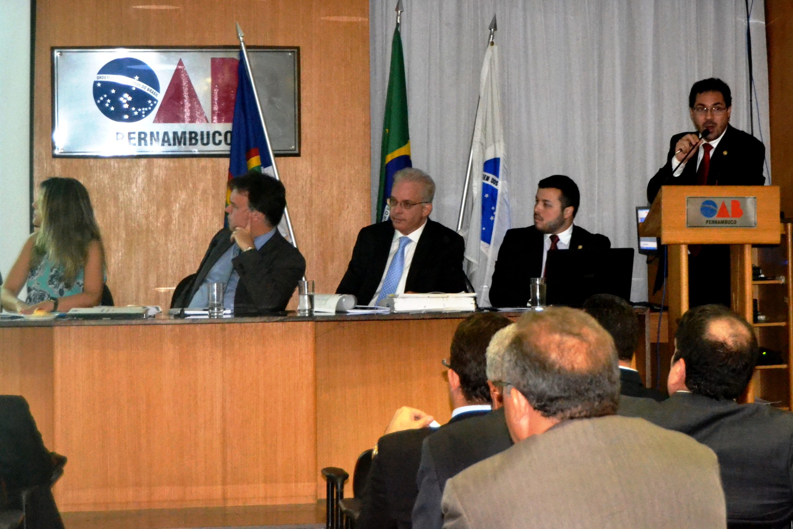 OAB-PE tem nova tabela de honor&aacute;rios