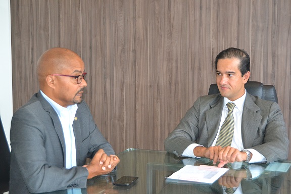 Edilson Silva faz visita de cortesia para o presidente da OAB-PE