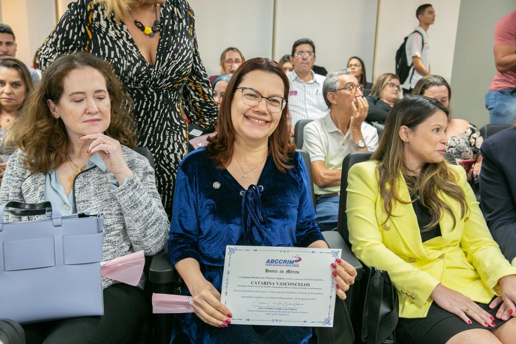 Agosto Lilás: OAB Pernambuco recebe homenagem da ABCCRIM