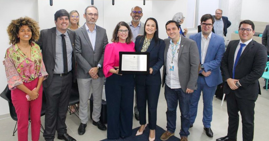 OAB Pernambuco entrega Selo OAB Recomenda à Faculdade Nova Roma