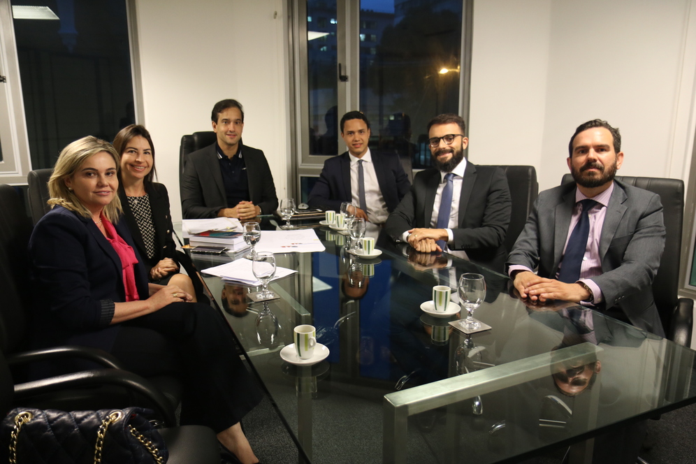Presidente Ronnie Duarte recebe minuta da Comiss&atilde;o de Governan&ccedil;a Corporativa da OAB-PE