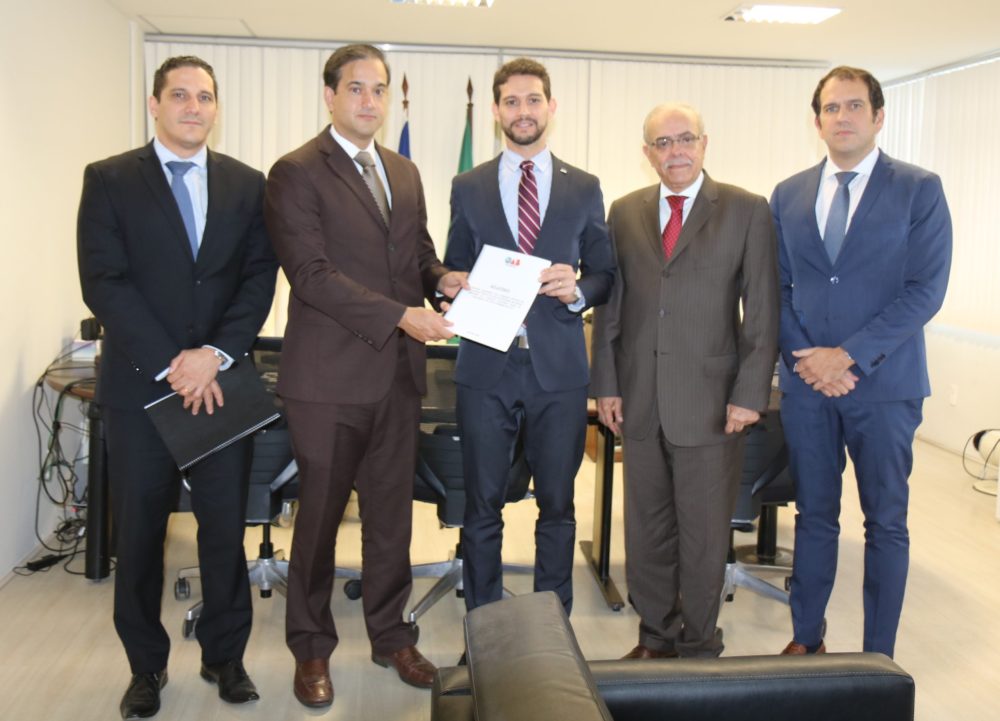 OAB-PE entrega &agrave; SDS diagn&oacute;stico sobre seguran&ccedil;a p&uacute;blica no estado