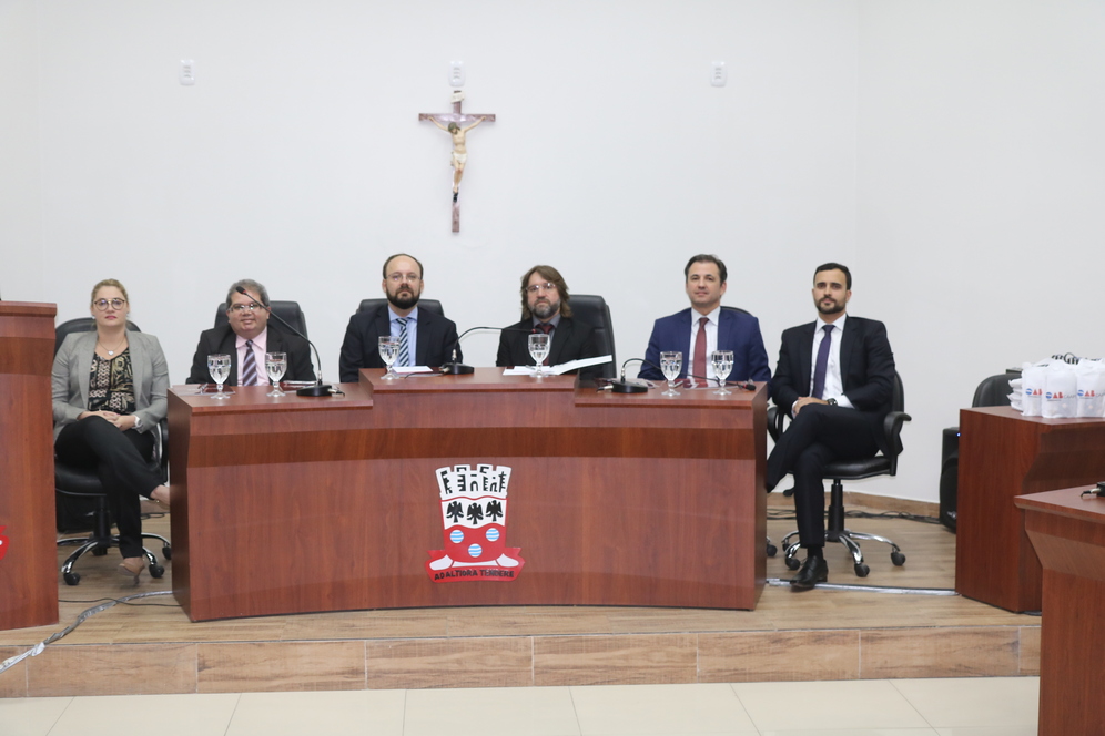 Novas advogadas, advogados e estagiários participam da cerimônia de Compromisso Legal em Garanhuns